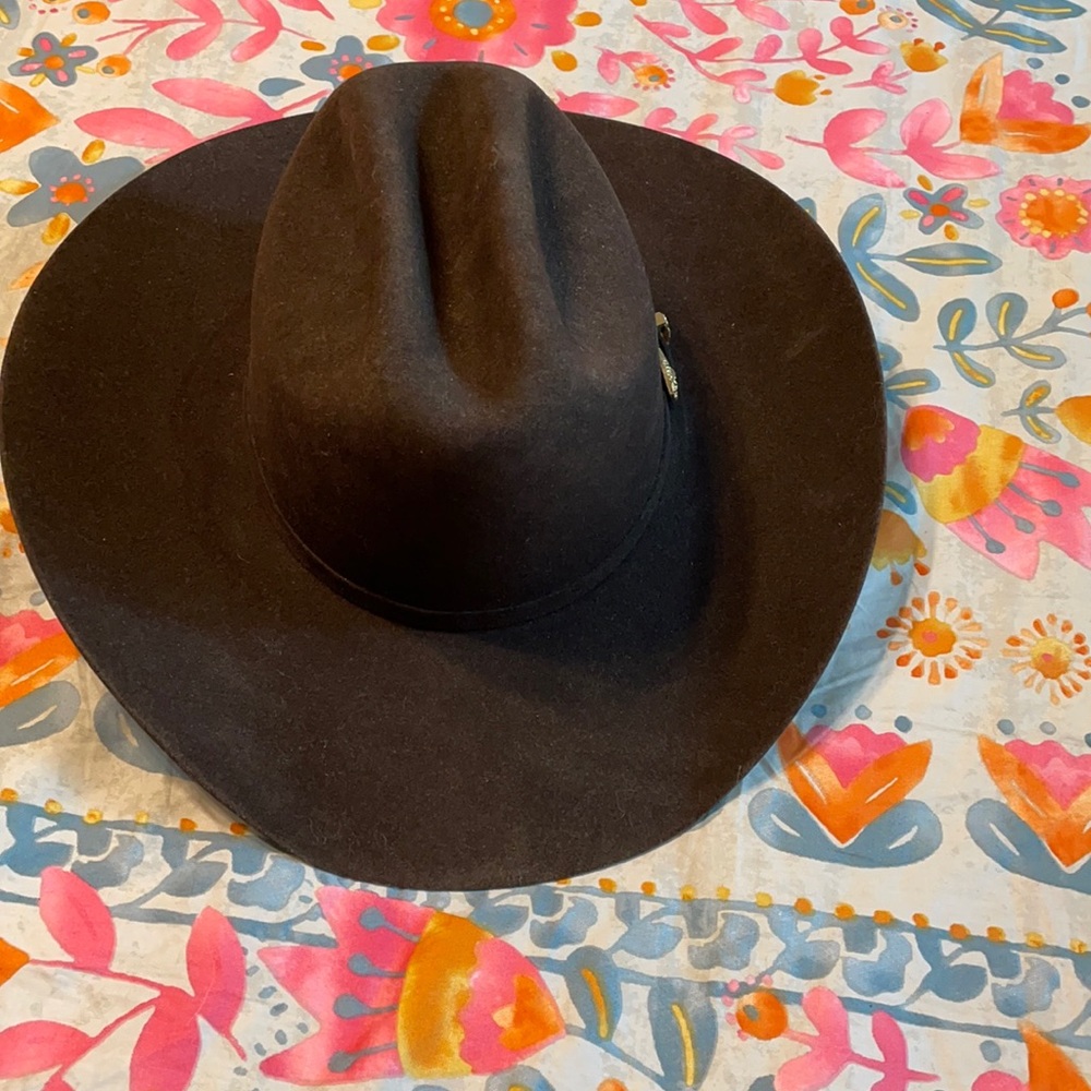 Justin hat